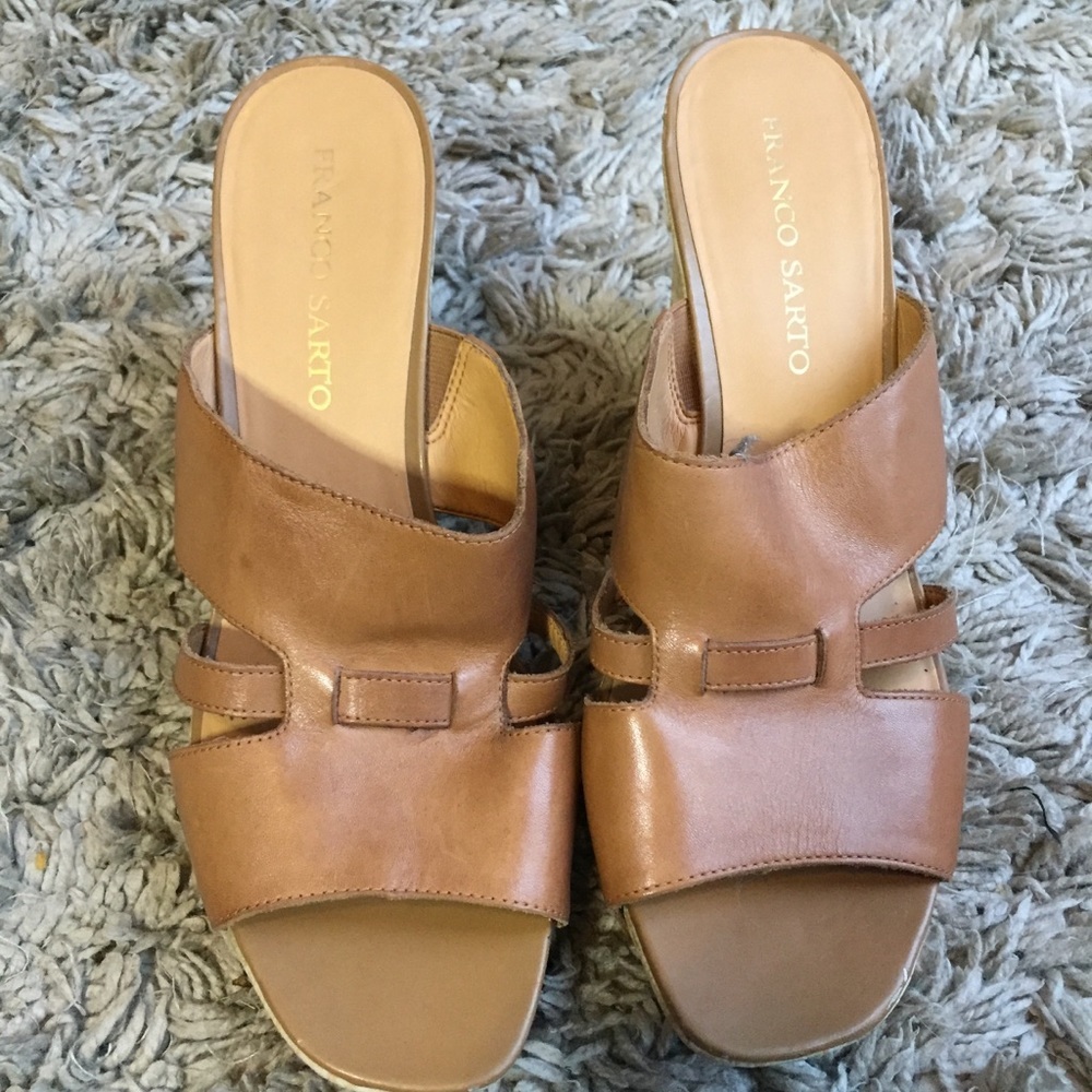 EUC Franco Sarto Carlita Wedge Sandal‎
